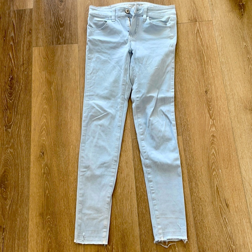 Never worn American eagle light blue jeans